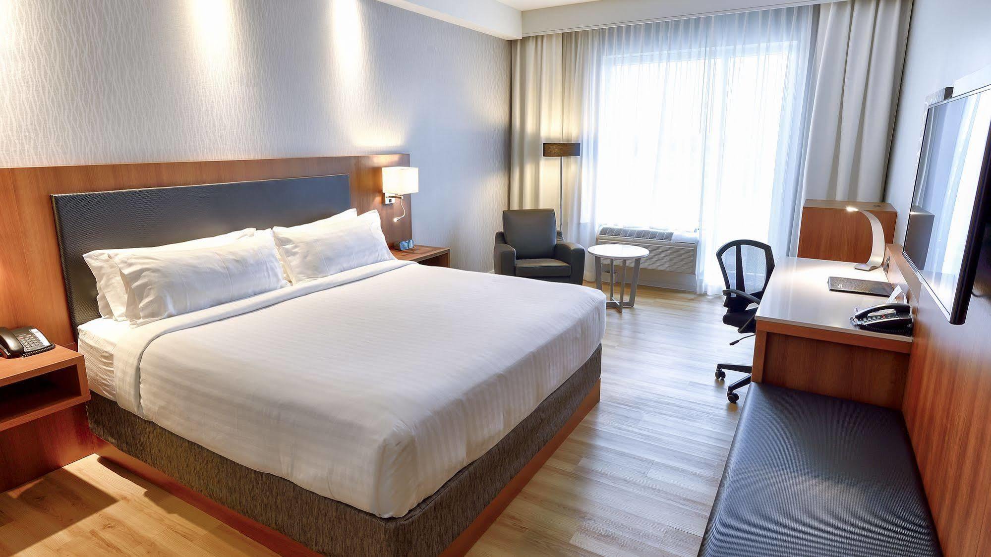 Holiday Inn Express & Suites Vaudreuil-Dorion By Ihg Eksteriør billede